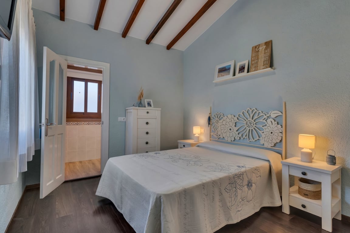 Exclusivo Adosado en Jávea, a 500m. del mar, con 4 dormitorios y piscina comunitaria - 35