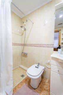 Appartement met 4 slaapkamers in Torrevieja — foto 19