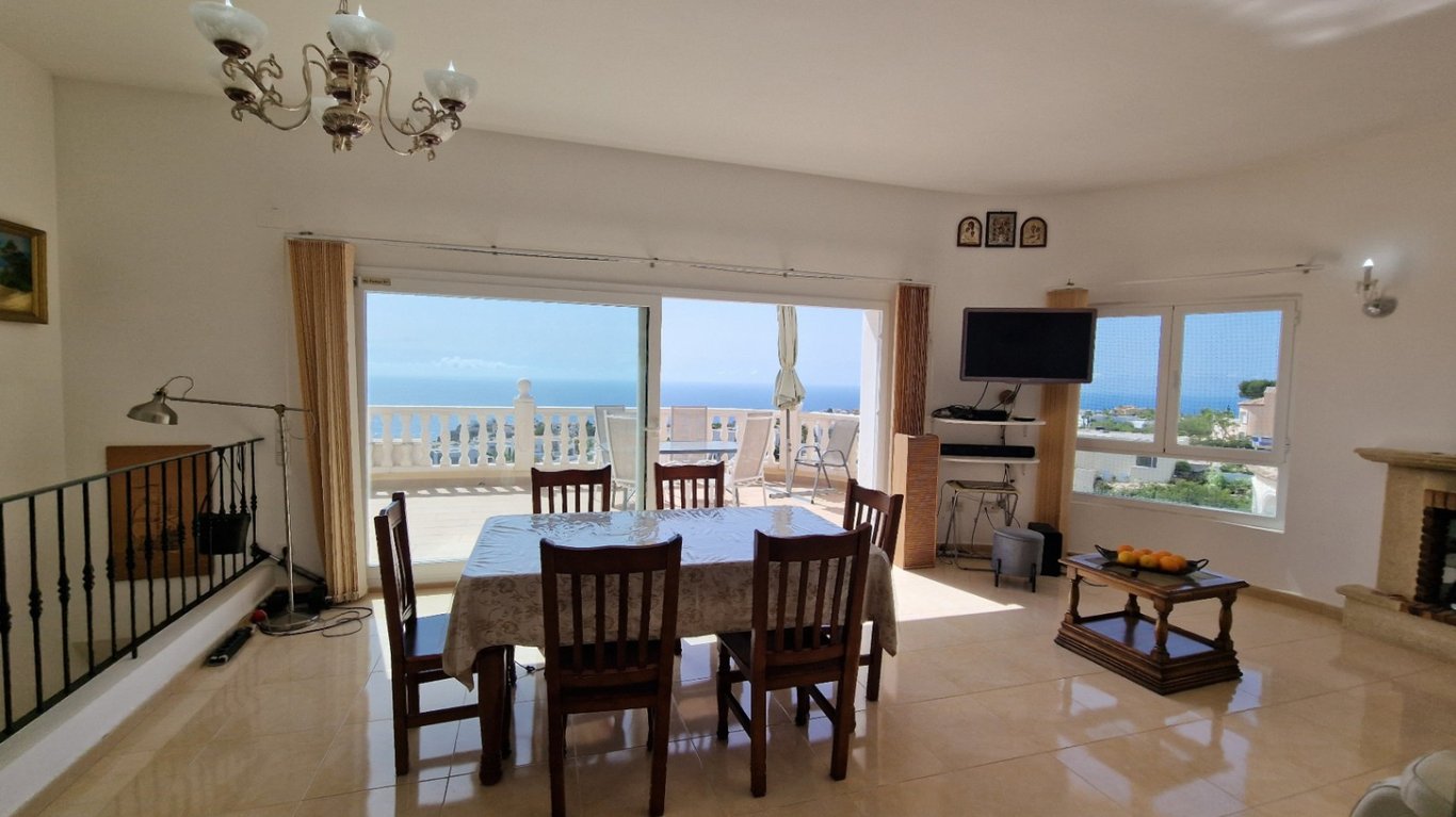 La Cima del Lujo Mediterráneo: Villa Energizada por Solar con Vistas al Mar Inigualables en Cumbre del Sol - 12