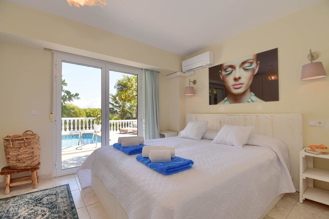4-bed Villa in Jávea photo 17