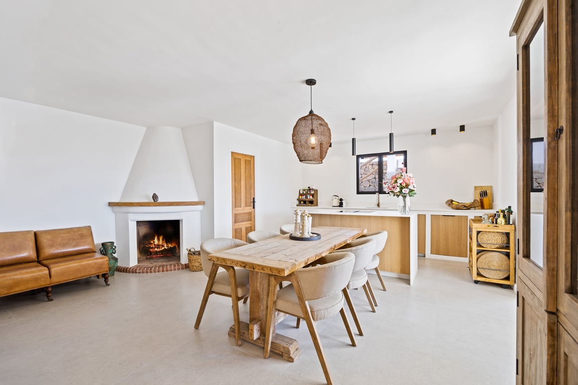 4-bed Villa in Oliva photo 5