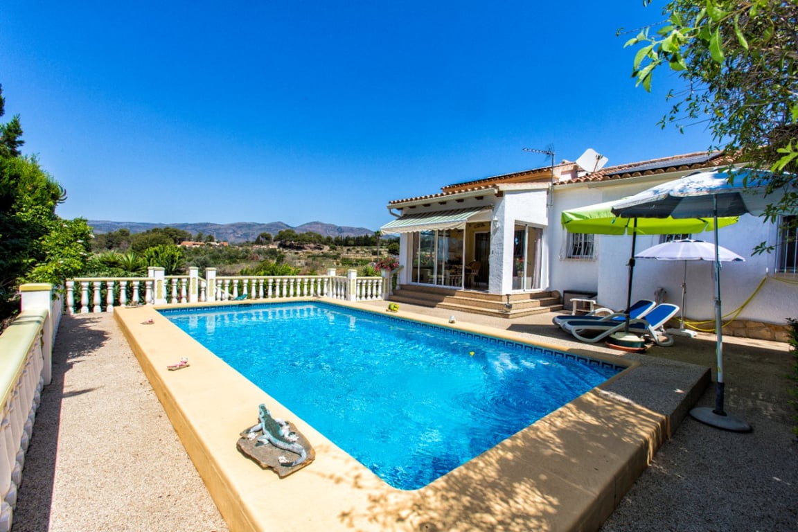 Villa tranquila con vistas a la montaña en venta en Calpe - 4