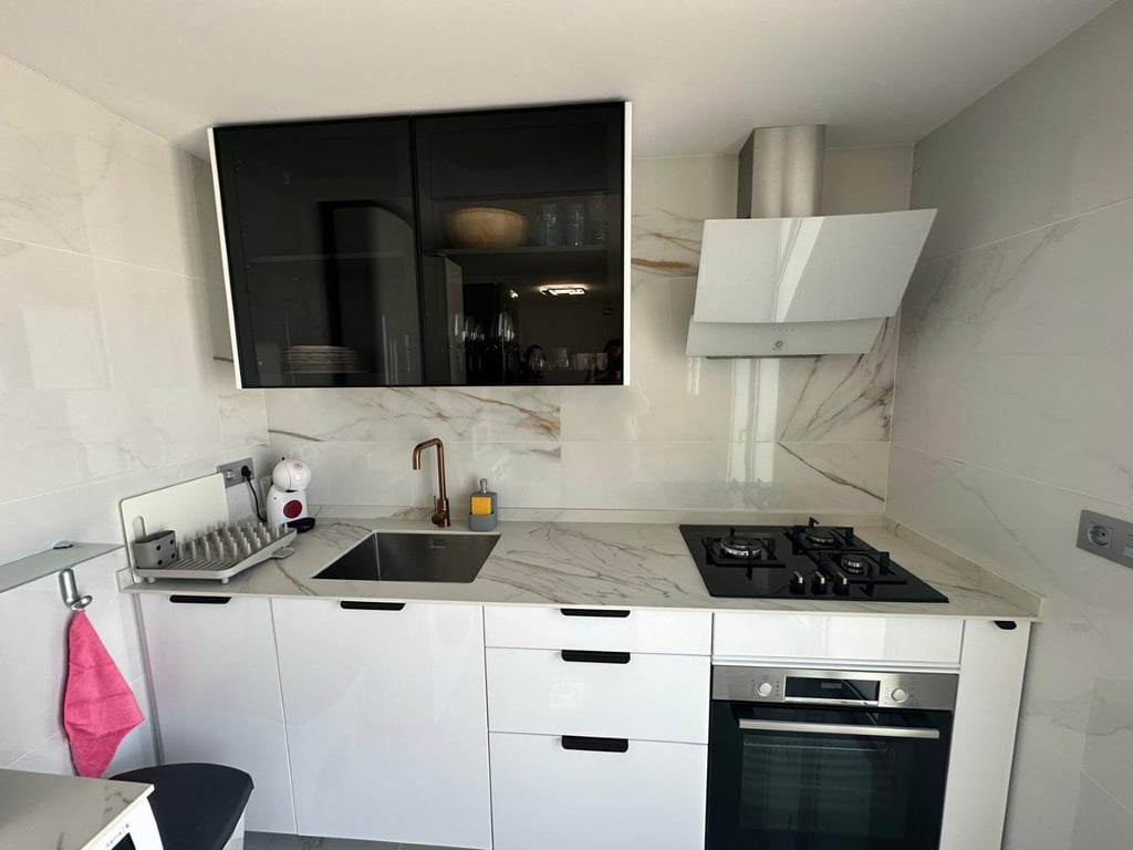 Piso renovado de 2 dormitorios en el centro de Denia - 12