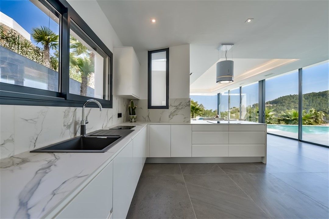 Property #RH20903 - 12