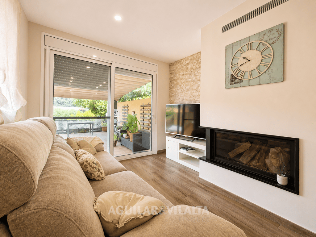 CASA UNFIMILIAR - 4
