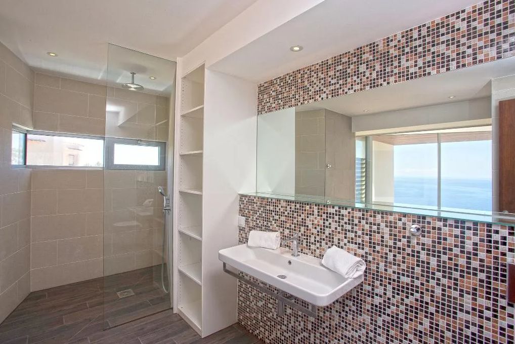 Lujosa Villa moderna en primera línea con impresionantes vistas al mar - 23