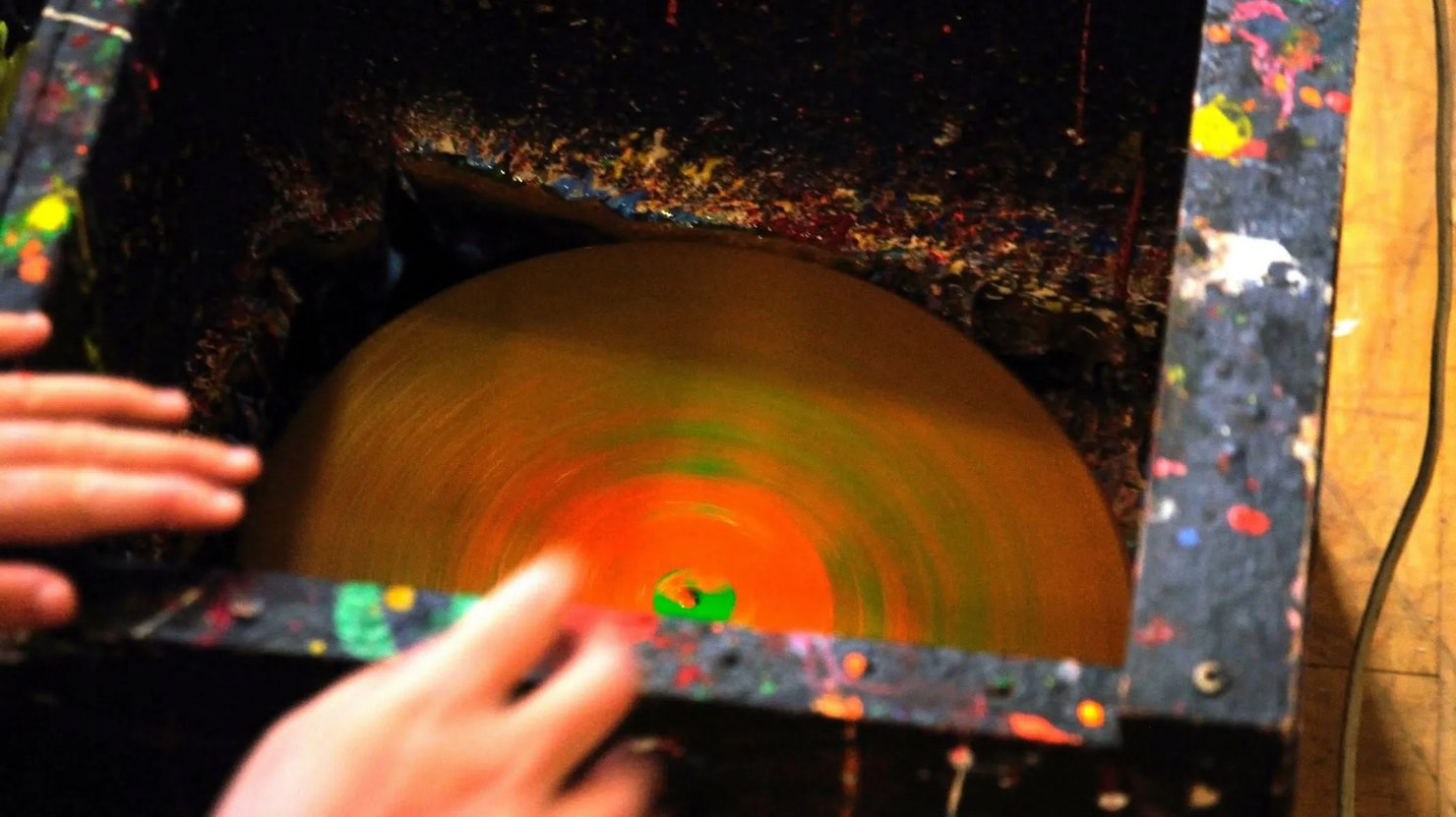 Photograph showing spin painting on vinyl