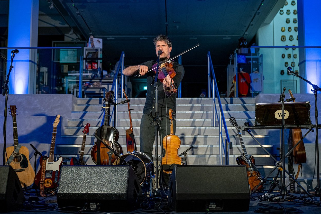 Seth Lakeman in concert at The Box, February 2022. Image by Greenbeanz.