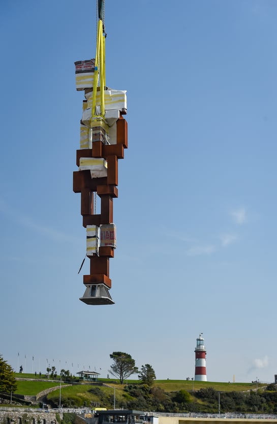 LOOK II by Antony Gormley during installation