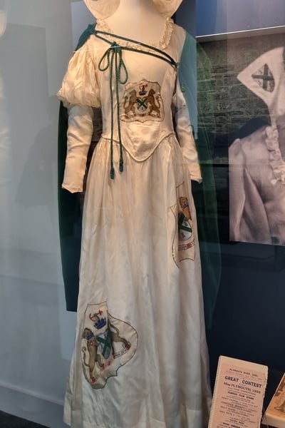 1930s carnival queen dress