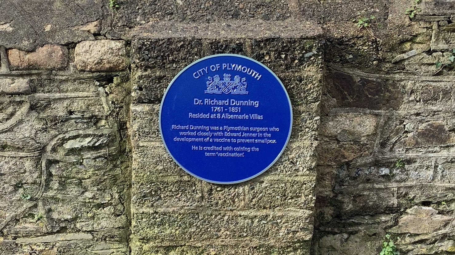 New blue plaque commemorates ground breaking Plymouth surgeon