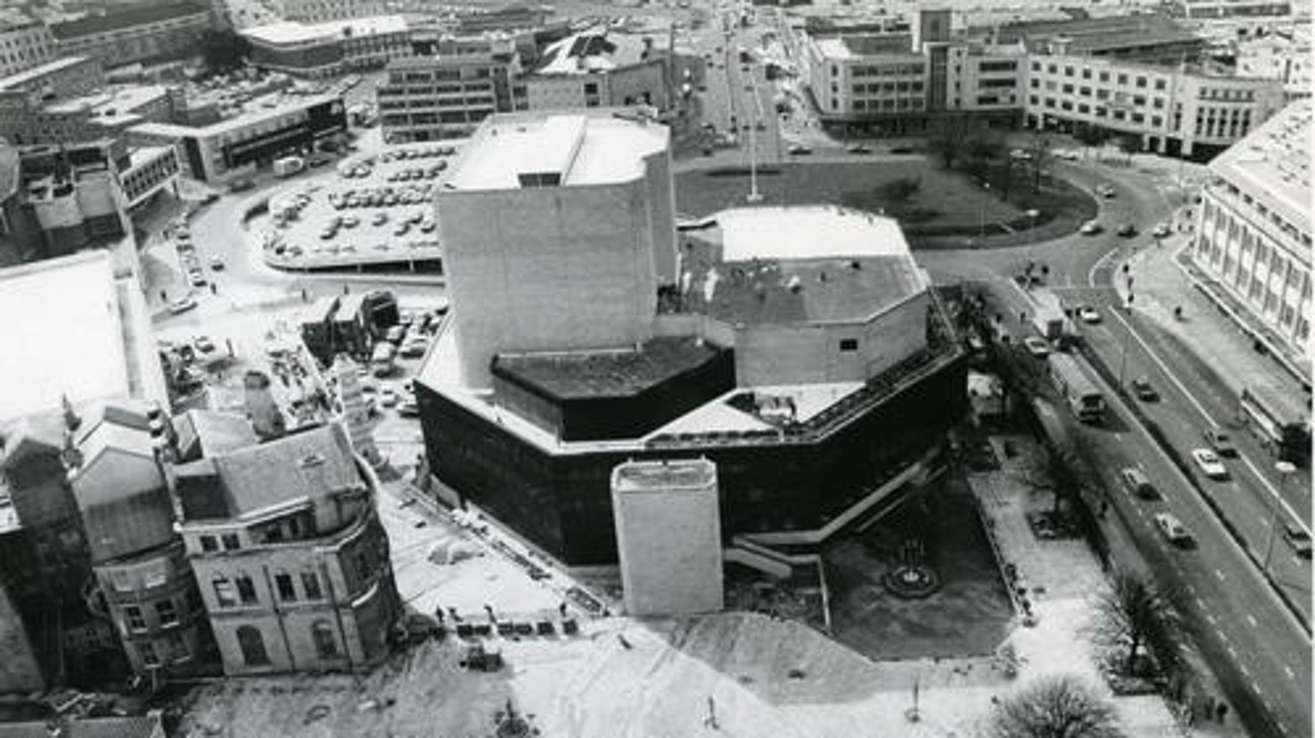 1982 aerial image of Theatre Royal Plymouth nearing completion © Mirrorpix