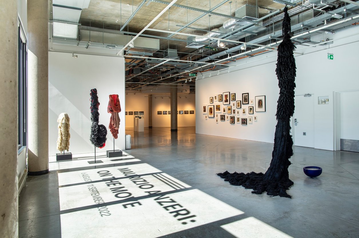 Maurizio Anzeri: On The Move