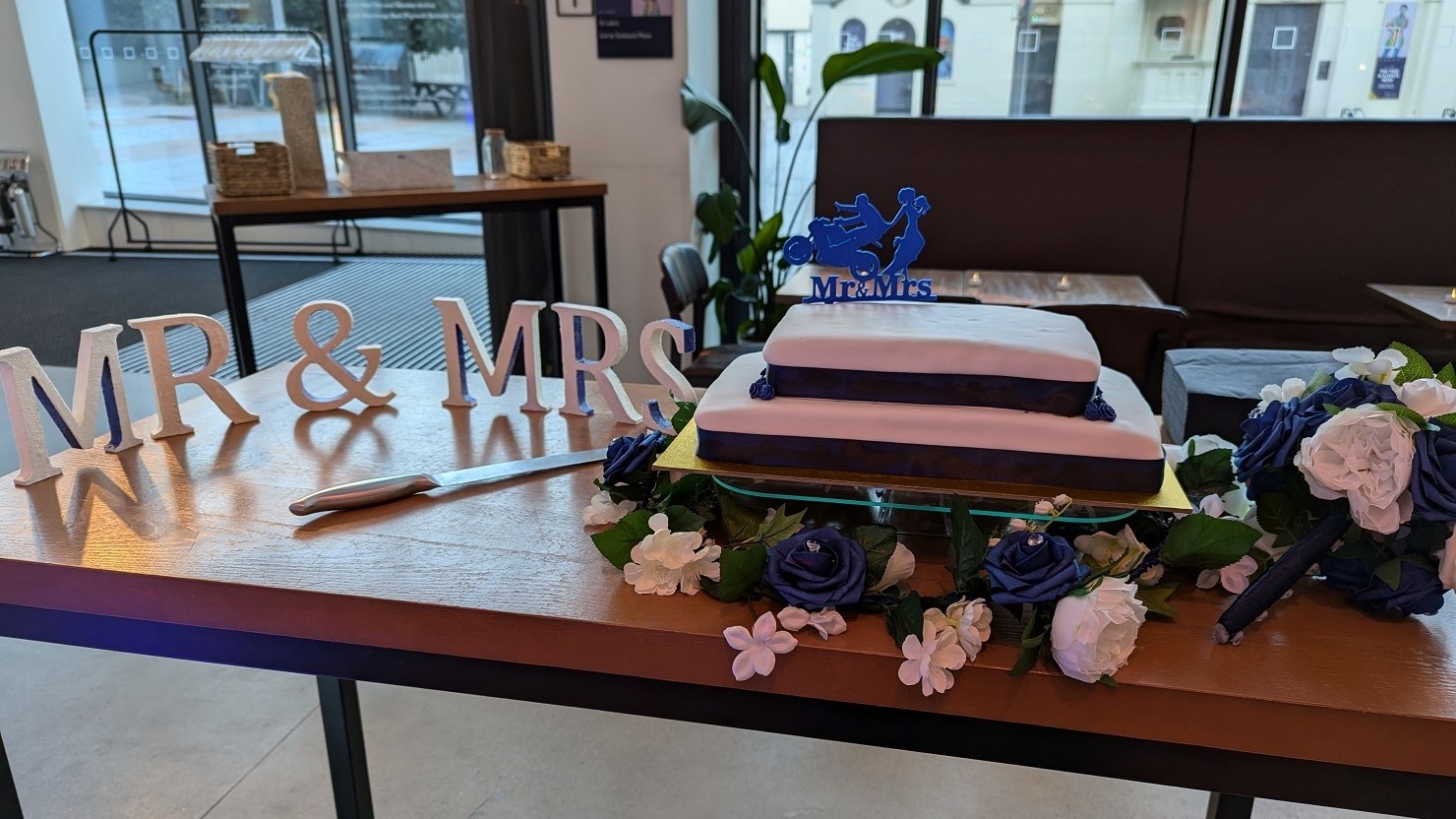 Mr and Mrs Cake