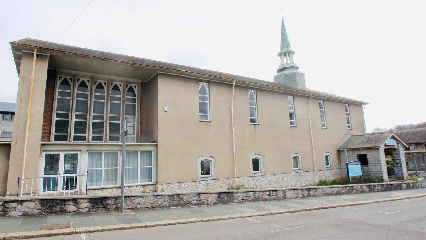 A colour photo of the Baptist Church in Plymouth's city centre