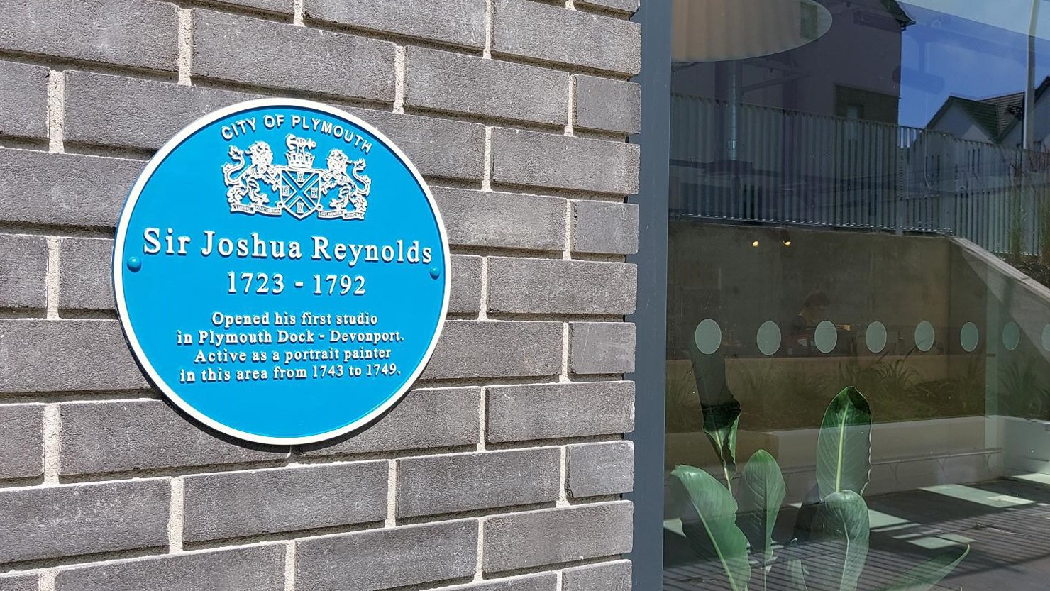 The Box | New blue plaque highlights artist’s links with Devonport