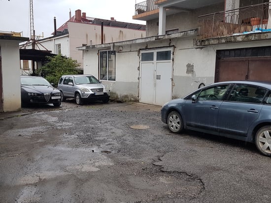 Image of building-exterior-and-surroundings