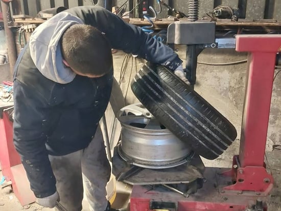 Image of working-mechanics