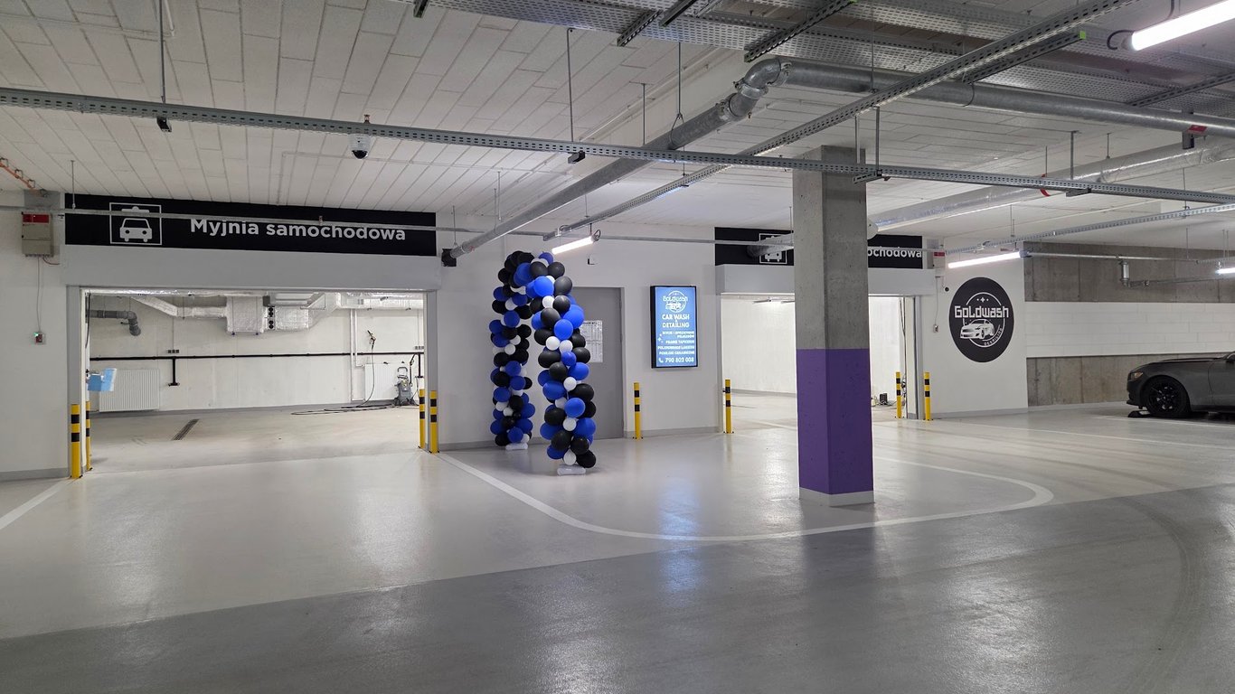 GoldWash ręczna myjnia samochodowa Designer Outlet Kraków — zdjęcie 1