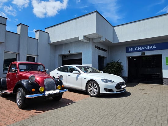 Image of working-mechanics