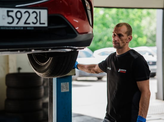 Image of working-mechanics