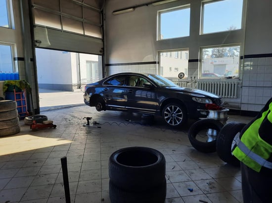 Image of building-exterior-and-surroundings