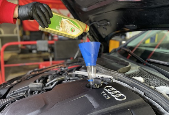Auto Serwis  WR Naprawy pogwarancyjne. — zdjęcie 1