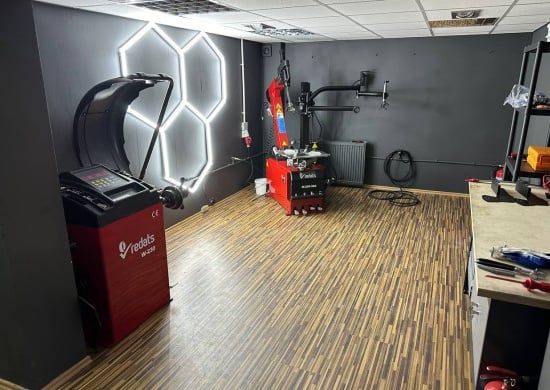 Image of example-cars