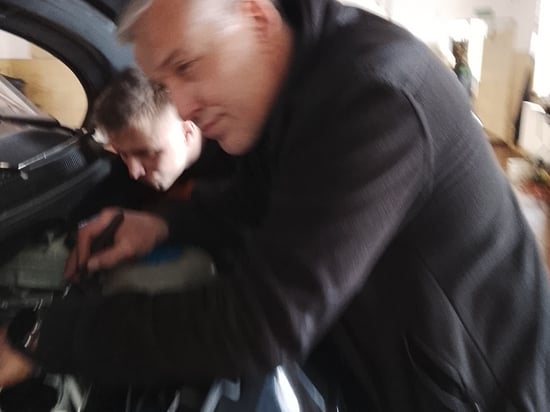 Image of working-mechanics