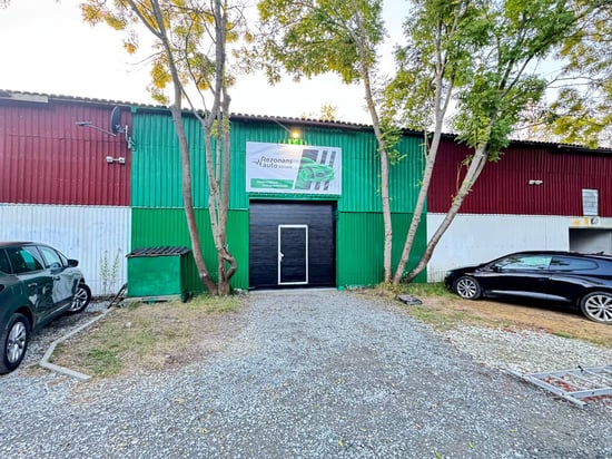 Image of building-exterior-and-surroundings