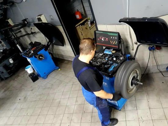 Image of working-mechanics