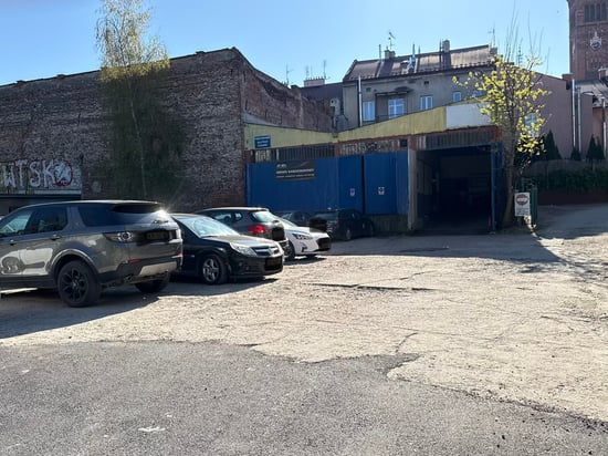 Image of building-exterior-and-surroundings