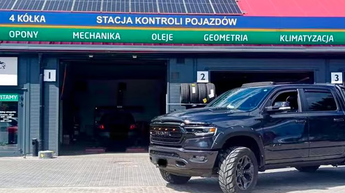 Image of building-exterior-and-surroundings