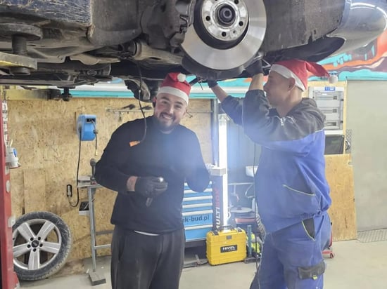 Image of working-mechanics