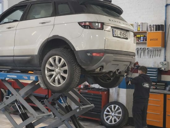 Image of working-mechanics