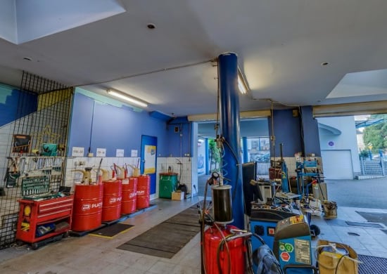 Image of building-exterior-and-surroundings