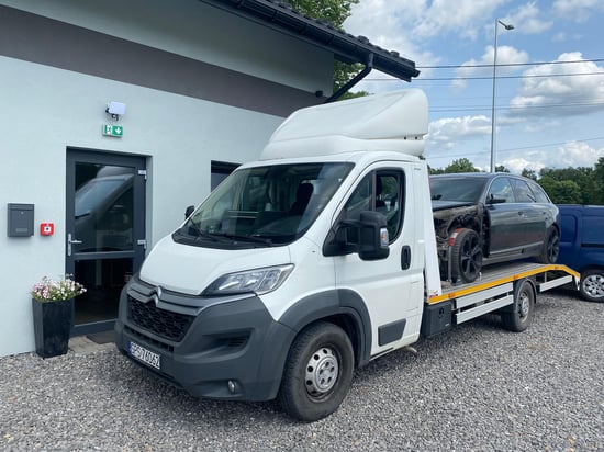 Image of building-exterior-and-surroundings