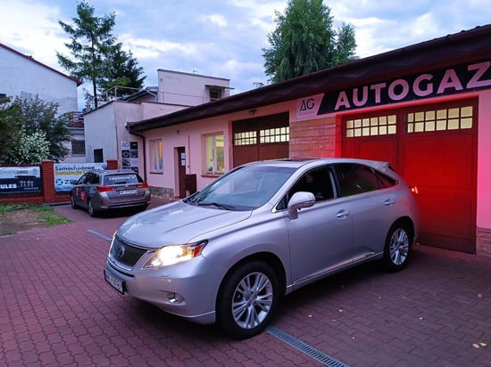 Image of building-exterior-and-surroundings