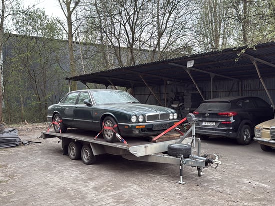 Image of building-exterior-and-surroundings