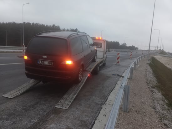 Image of building-exterior-and-surroundings