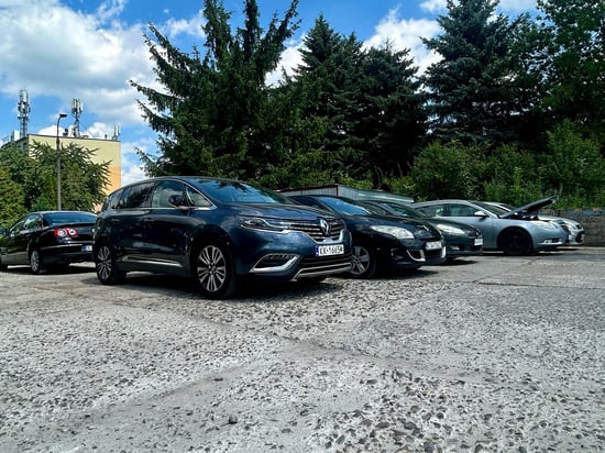 Image of building-exterior-and-surroundings