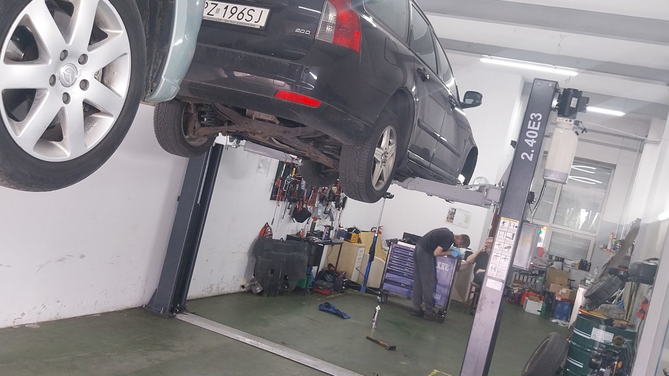 Serwis samochodowy Ihor Awtoserwis — zdjęcie 2