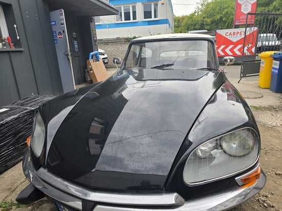 Image of building-exterior-and-surroundings