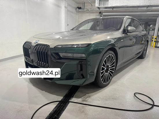 GoldWash ręczna myjnia samochodowa Designer Outlet Kraków Kraków