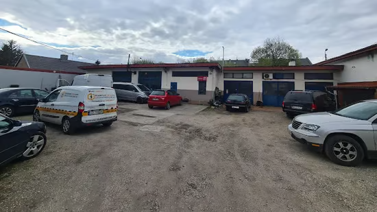 Image of building-exterior-and-surroundings