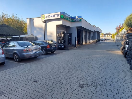 Image of building-exterior-and-surroundings