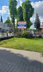 Image of building-exterior-and-surroundings