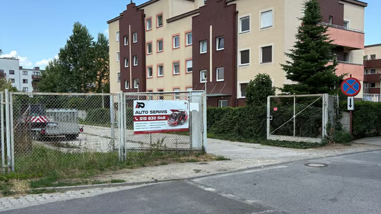 Image of building-exterior-and-surroundings