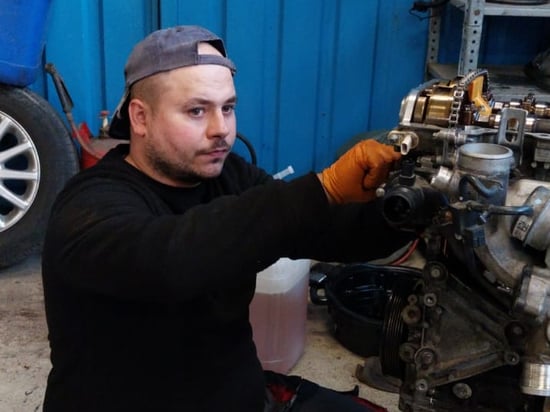 Image of working-mechanics
