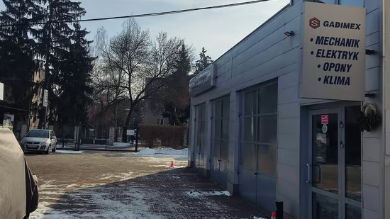 Image of building-exterior-and-surroundings